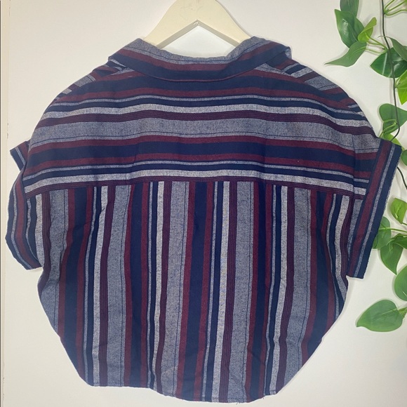 Cropped button shirt - Picture 2 of 2